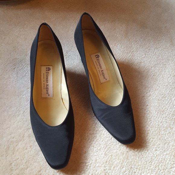 Women's shoes - Picture 1 of 3